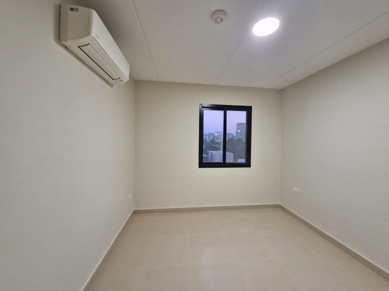  🏰 *Modern Luxury Villa in Sidra District – Roshn*  ✨ Elegantly Half-Furnished ✨